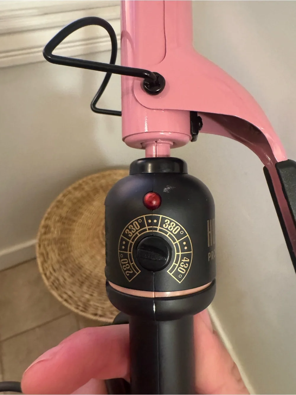Hot Tools Pink Titanium Curling Iron Wand 1